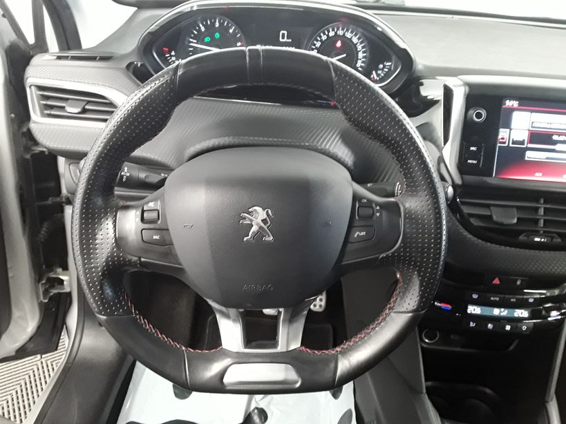 PEUGEOT 208 2016 - Photo n°12