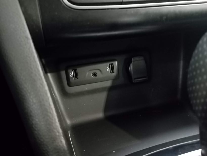 RENAULT MEGANE IV BERLINE 2020 - Photo n°26