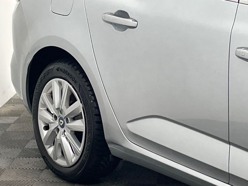 RENAULT MEGANE IV ESTATE 2021 - Photo n°11