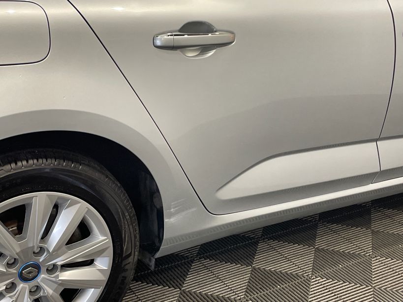 RENAULT MEGANE IV ESTATE 2021 - Photo n°1