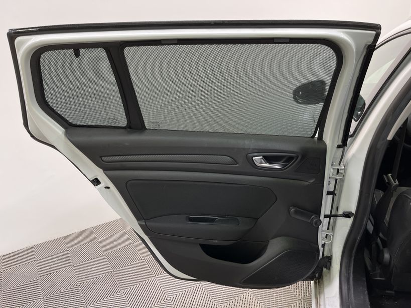 RENAULT MEGANE IV ESTATE 2017 - Photo n°35