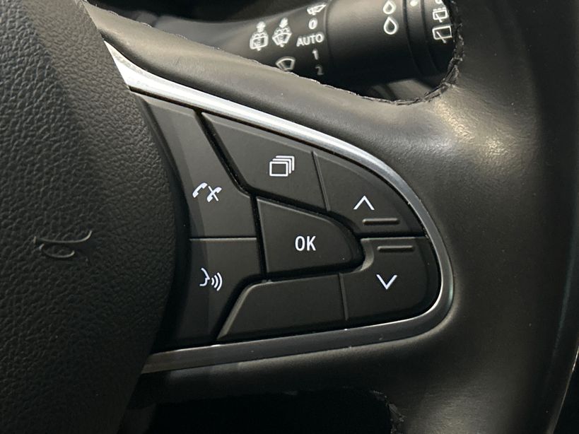 RENAULT MEGANE IV BERLINE 2021 - Photo n°26
