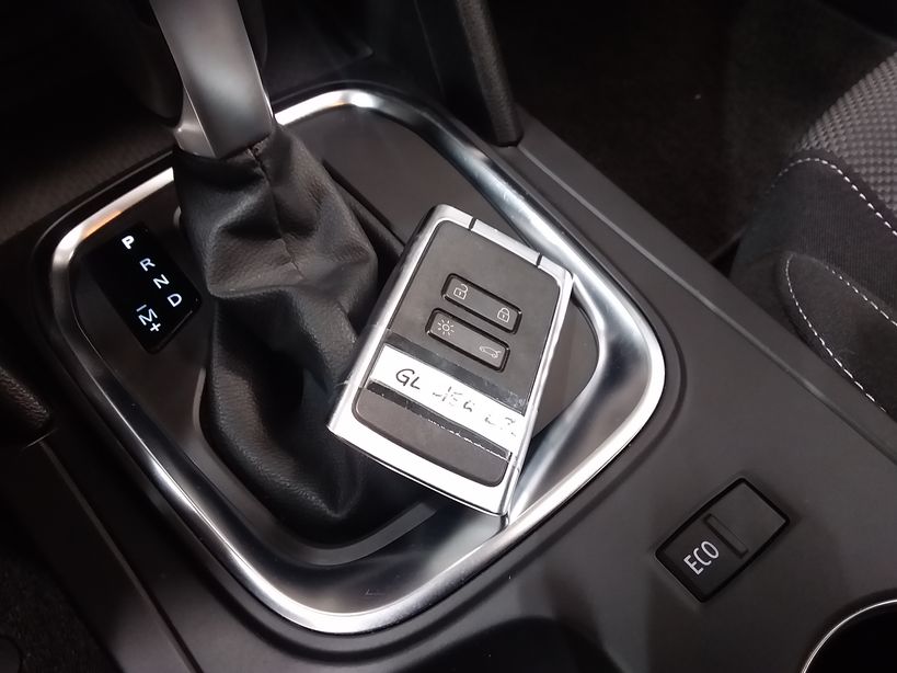 RENAULT MEGANE IV BERLINE 2023 - Photo n°2