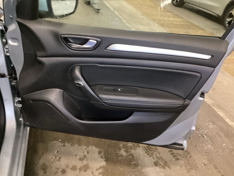 RENAULT MEGANE IV ESTATE 2022 - Photo n°9