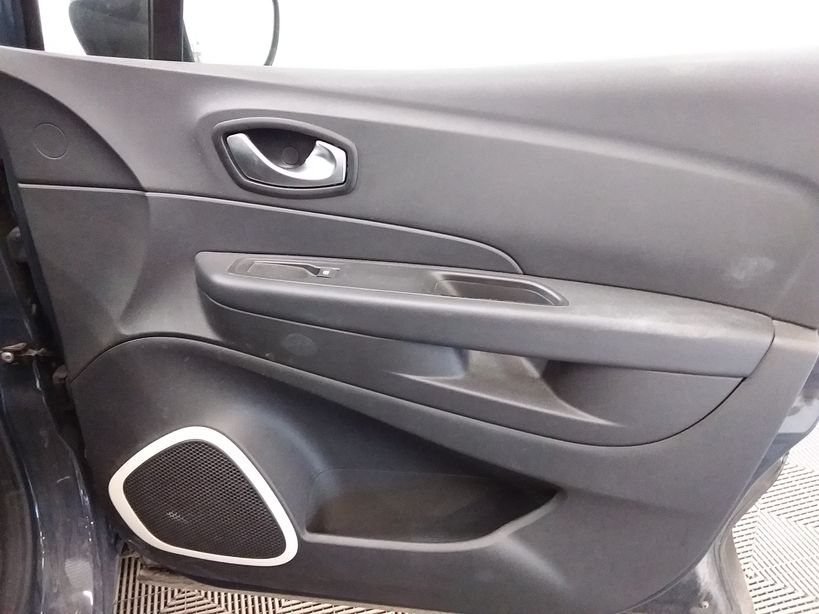 RENAULT CAPTUR 2018 - Photo n°8