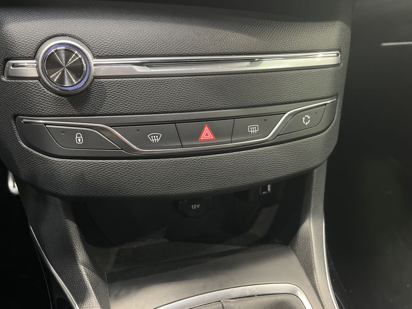 PEUGEOT 308 2018 - Photo n°17