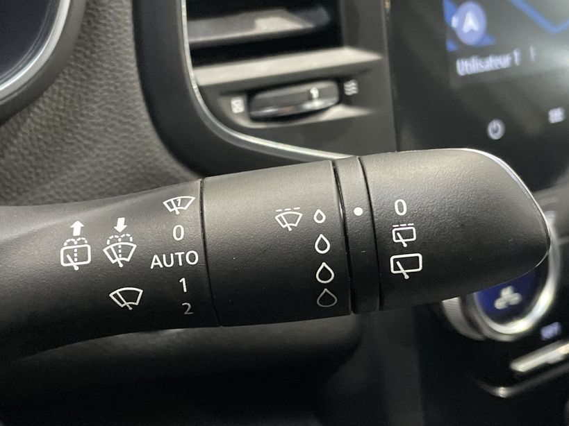 RENAULT MEGANE IV BERLINE 2021 - Photo n°28
