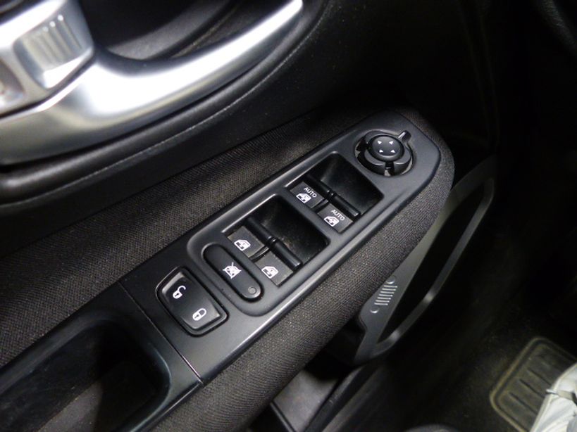 JEEP RENEGADE 2015 - Photo n°29