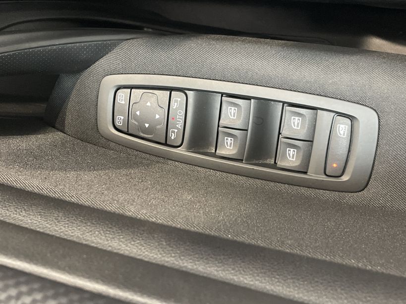 RENAULT MEGANE IV BERLINE BUSINESS 2020 - Photo n°15