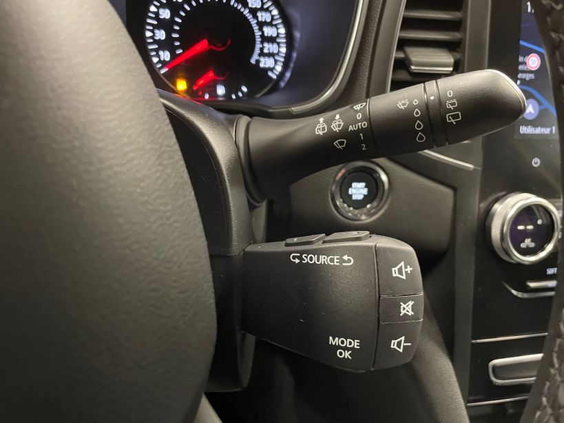 RENAULT MEGANE IV BERLINE 2021 - Photo n°21