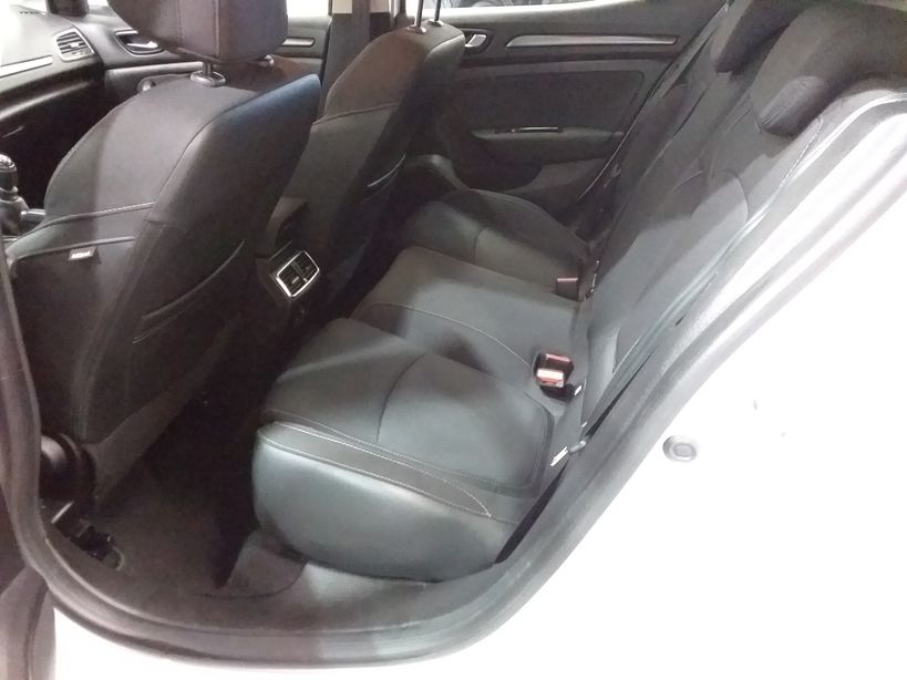 RENAULT MEGANE IV BERLINE 2020 - Photo n°25