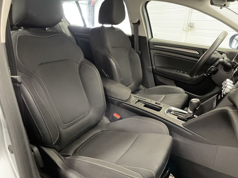 RENAULT MEGANE IV ESTATE 2021 - Photo n°10