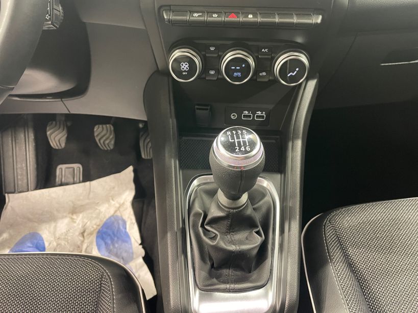 RENAULT CAPTUR 2022 - Photo n°21