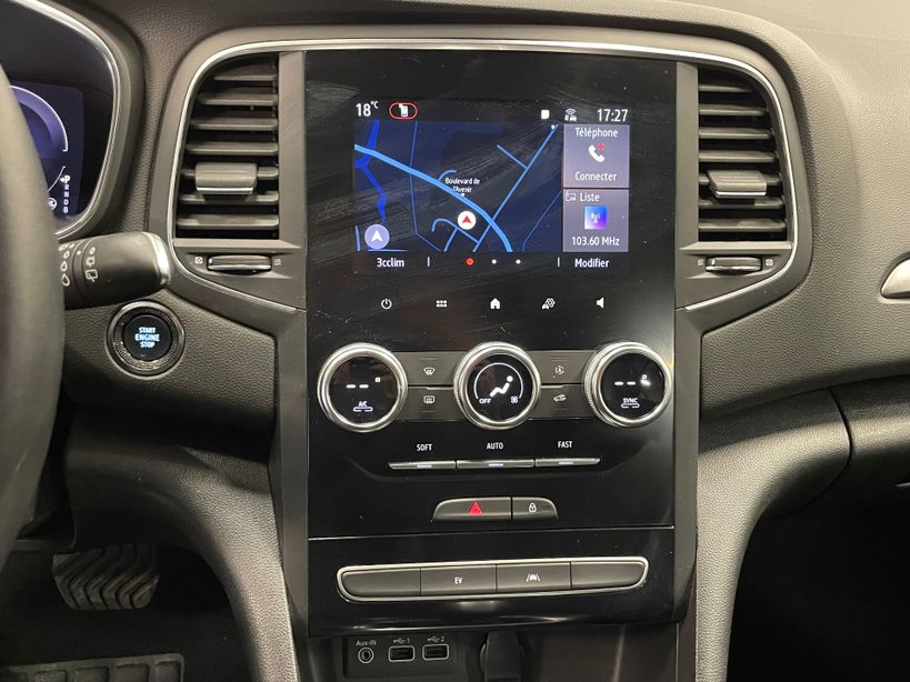 RENAULT MEGANE IV ESTATE 2021 - Photo n°24