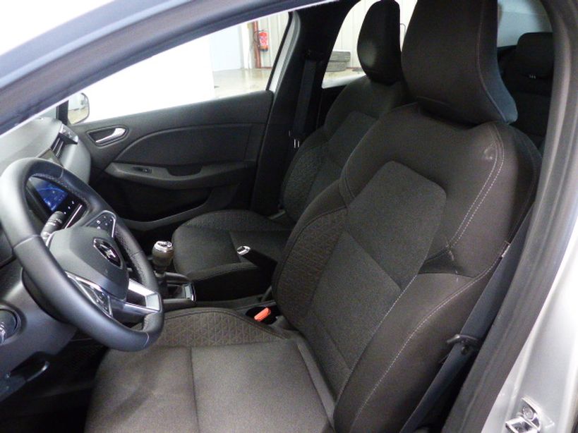 RENAULT CLIO V 2021 - Photo n°6