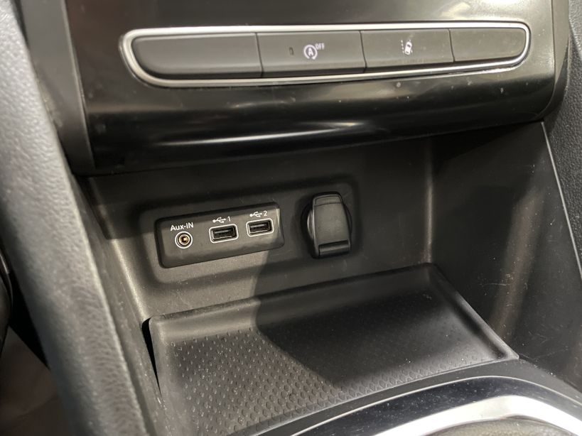 RENAULT MEGANE IV BERLINE 2021 - Photo n°25