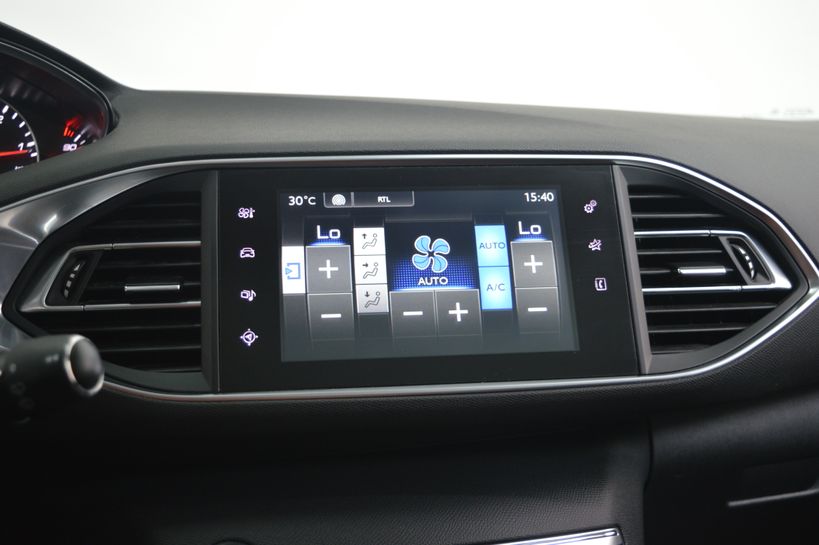 PEUGEOT 308 SW 2016 - Photo n°14