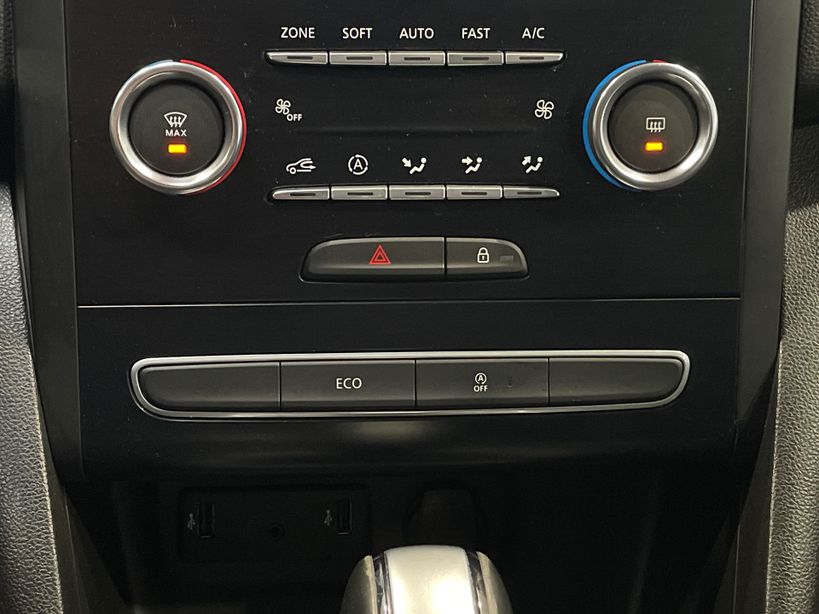 RENAULT MEGANE IV BERLINE BUSINESS 2020 - Photo n°17