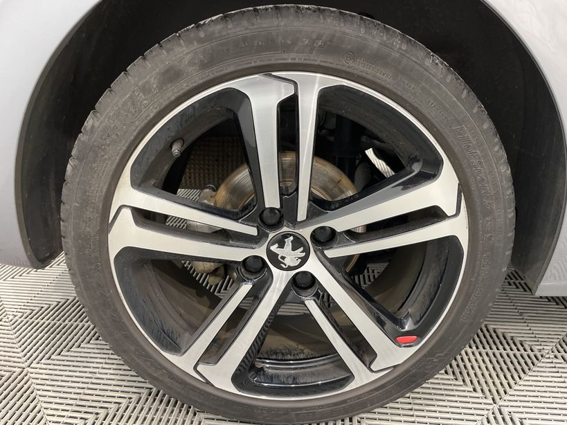 PEUGEOT 208 2019 - Photo n°3