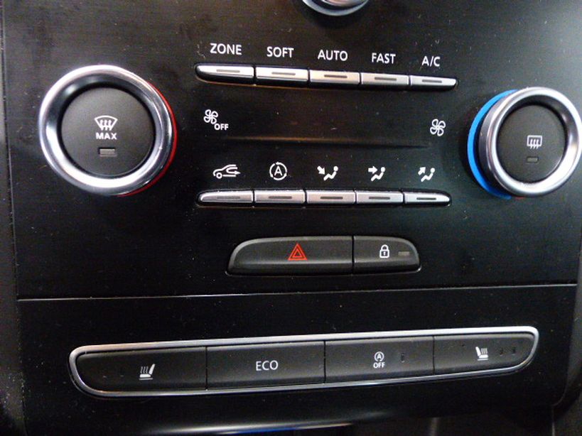 RENAULT MEGANE IV ESTATE 2020 - Photo n°17