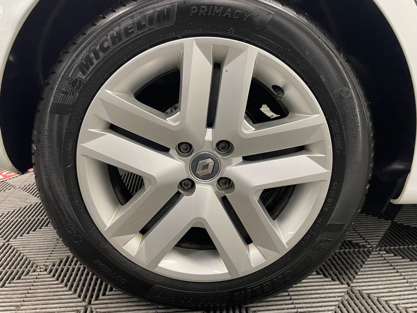 RENAULT CLIO V 2021 - Photo n°32