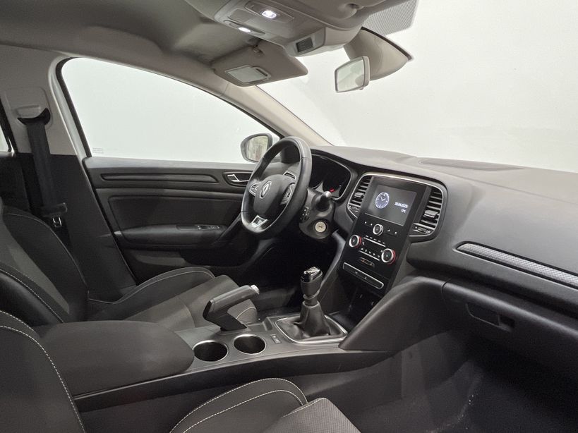 RENAULT MEGANE IV ESTATE 2017 - Photo n°21