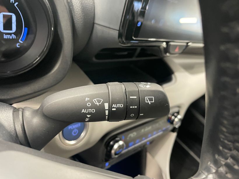 TOYOTA YARIS HYBRIDE MY21 2022 - Photo n°15