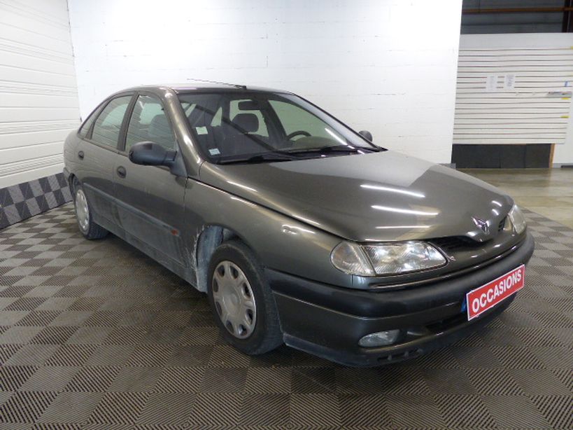 RENAULT LAGUNA 1998 - Photo n°3