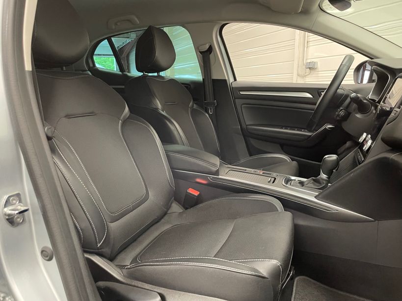 RENAULT MEGANE IV BERLINE 2022 - Photo n°11