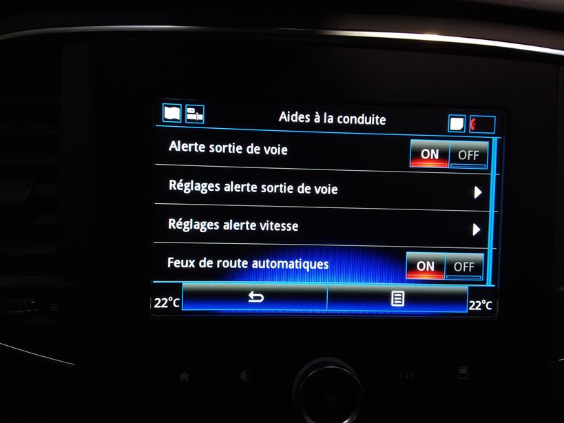 RENAULT MEGANE IV ESTATE 2019 - Photo n°18