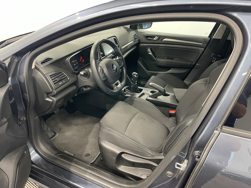 RENAULT MEGANE IV BERLINE 2022 - Photo n°17
