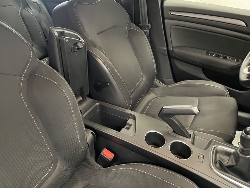 RENAULT MEGANE IV ESTATE 2021 - Photo n°31