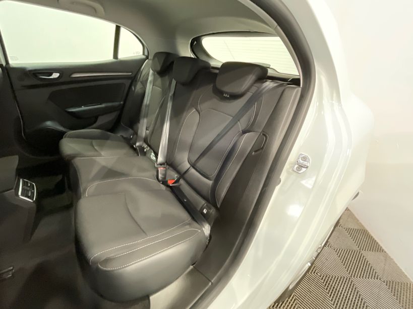 RENAULT MEGANE IV BERLINE 2021 - Photo n°10