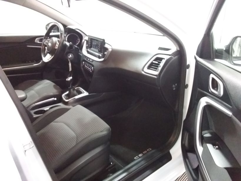 KIA CEED SW 2020 - Photo n°7