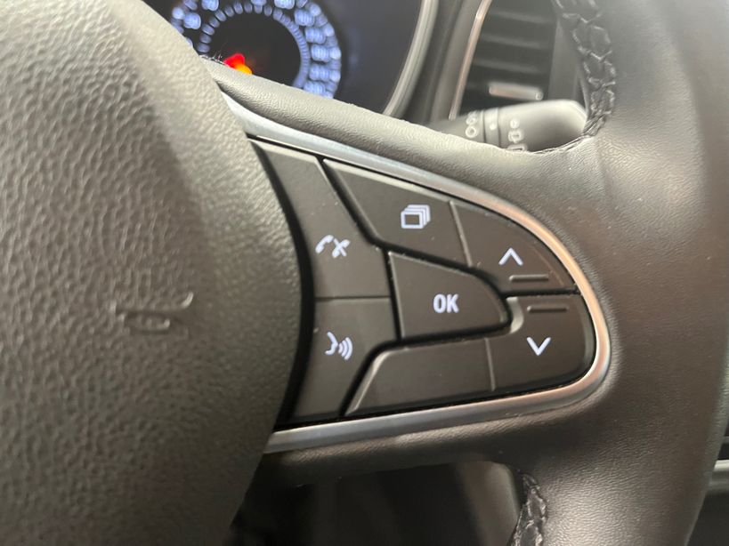 RENAULT MEGANE IV BERLINE 2022 - Photo n°13