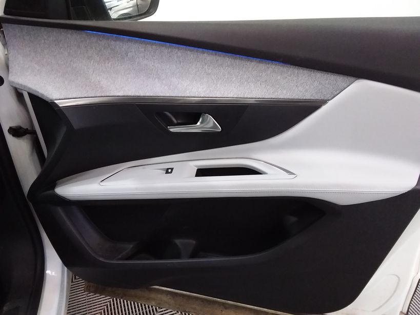 PEUGEOT 3008 2020 - Photo n°8
