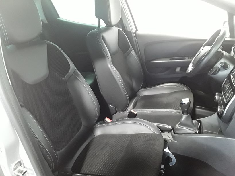 RENAULT CLIO IV 2018 - Photo n°8