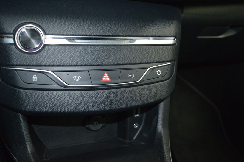 PEUGEOT 308 2015 - Photo n°17