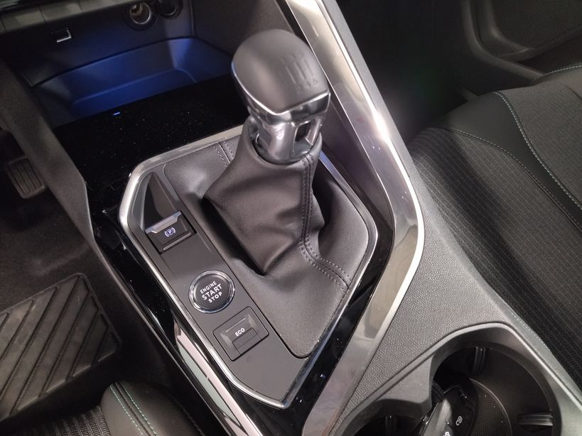 PEUGEOT 3008 2022 - Photo n°12