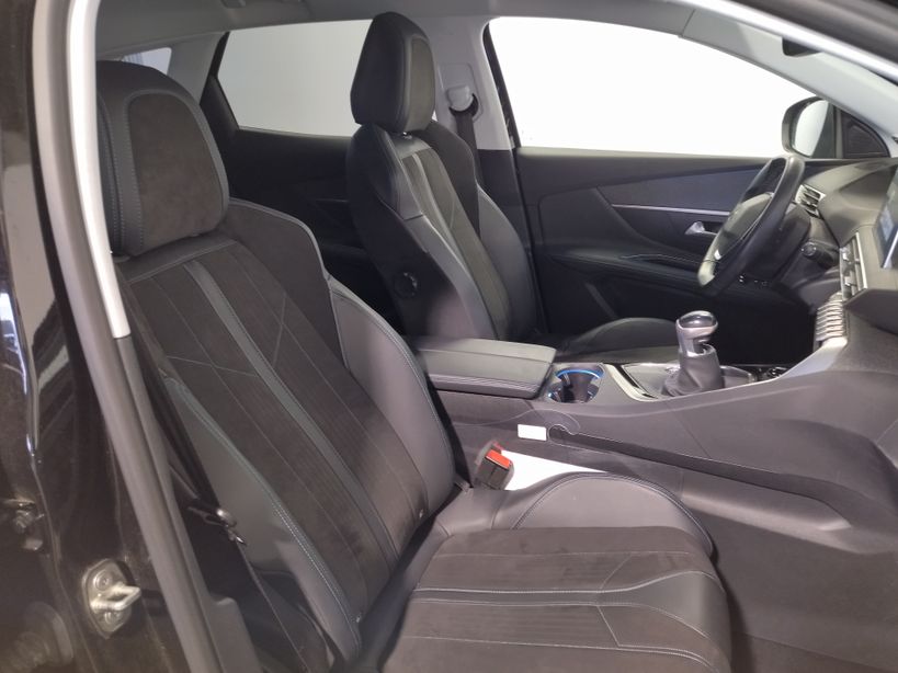 PEUGEOT 3008 2019 - Photo n°9