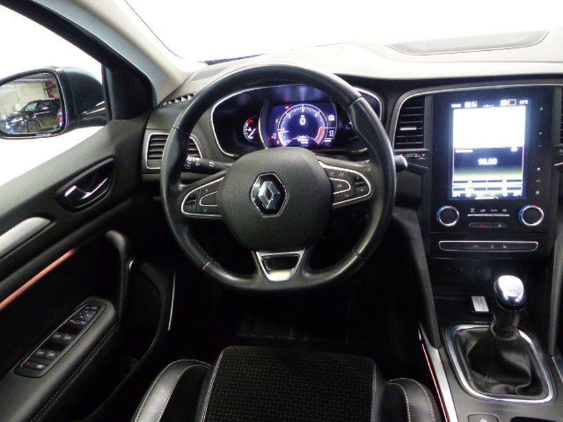 RENAULT MEGANE IV ESTATE 2018 - Photo n°8