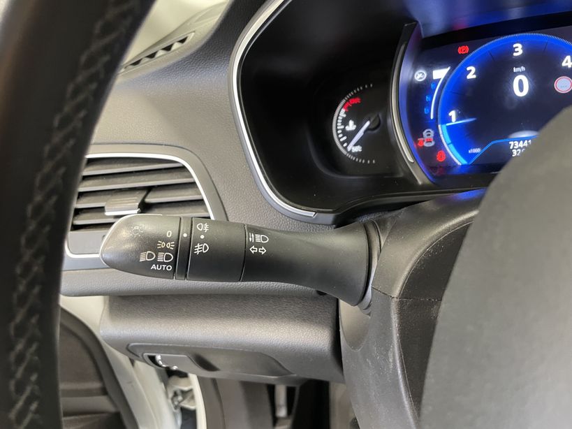 RENAULT MEGANE IV ESTATE 2020 - Photo n°20