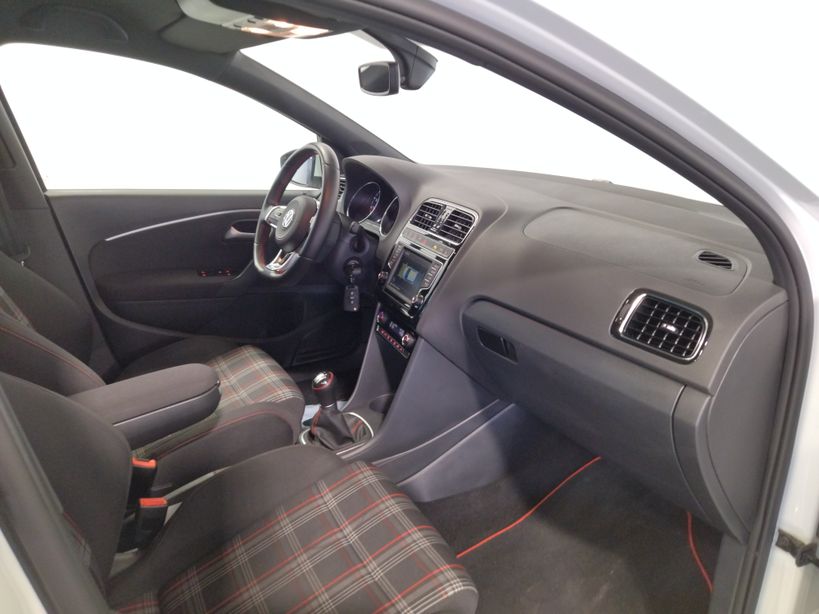 VOLKSWAGEN POLO 2016 - Photo n°8