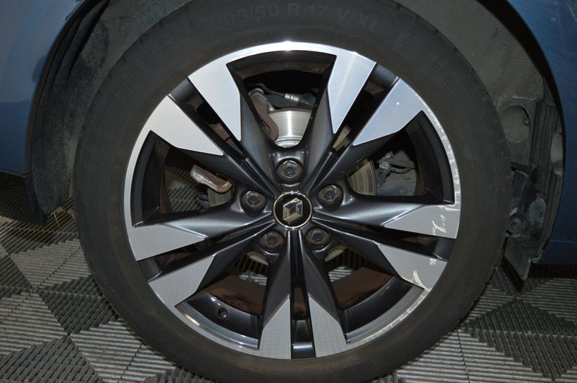 RENAULT MEGANE IV BERLINE 2018 - Photo n°3