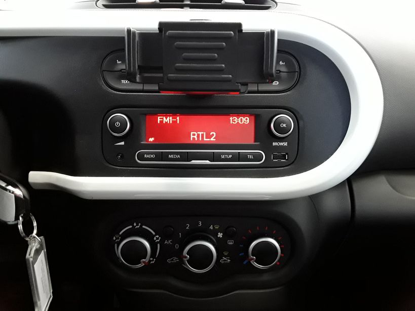 RENAULT TWINGO III 2019 - Photo n°11