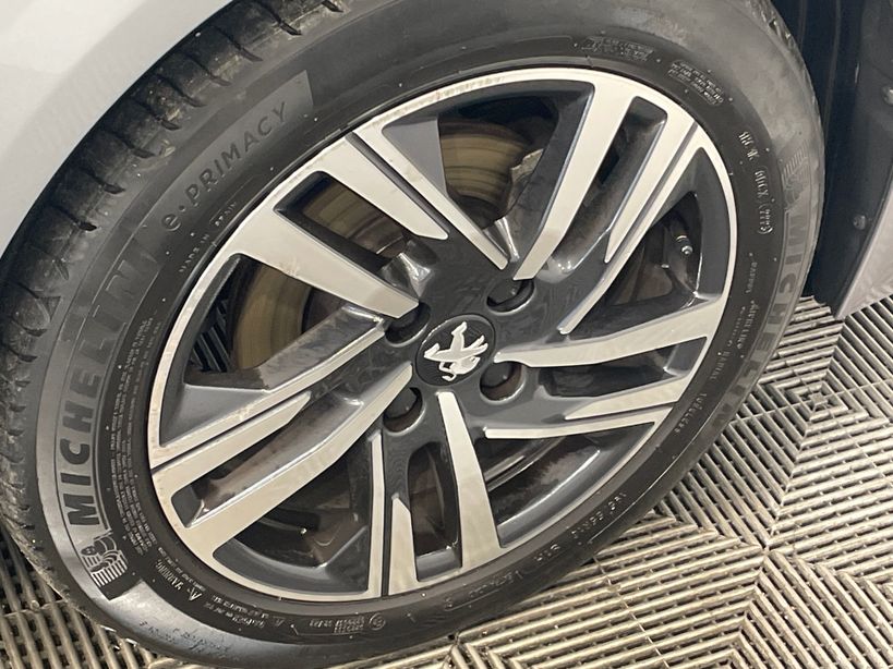 PEUGEOT 208 2023 - Photo n°6