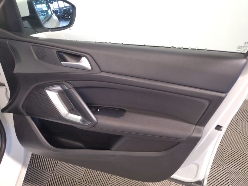 PEUGEOT 308 2020 - Photo n°6