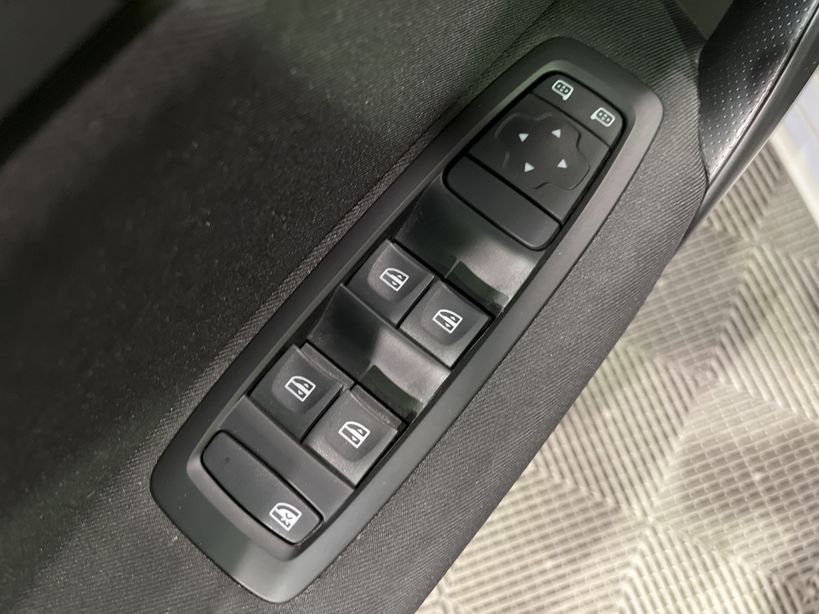 RENAULT MEGANE IV ESTATE 2019 - Photo n°34