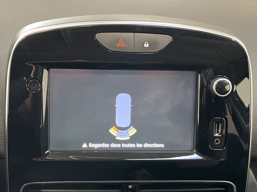 RENAULT CLIO IV ESTATE 2018 - Photo n°13