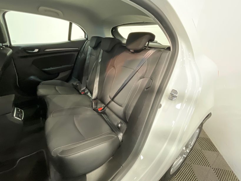 RENAULT MEGANE IV BERLINE 2021 - Photo n°10